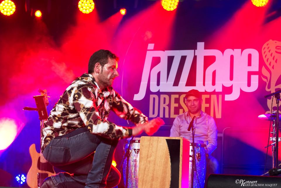 Musiker auf der Bühne beim Jazzfest